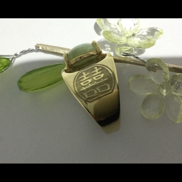 Jade 10K Gold Ring - Picture 5 of 8